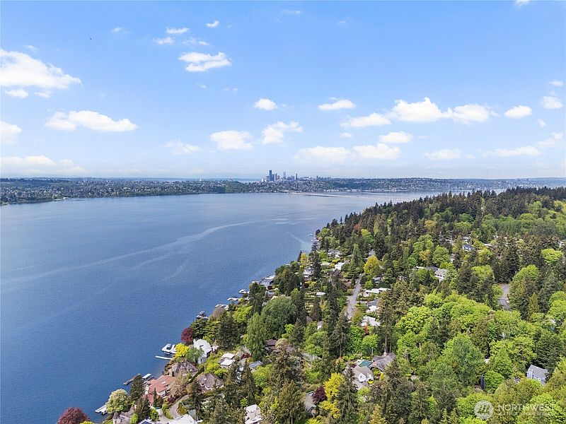 3rd image of 4150 Boulevard Place