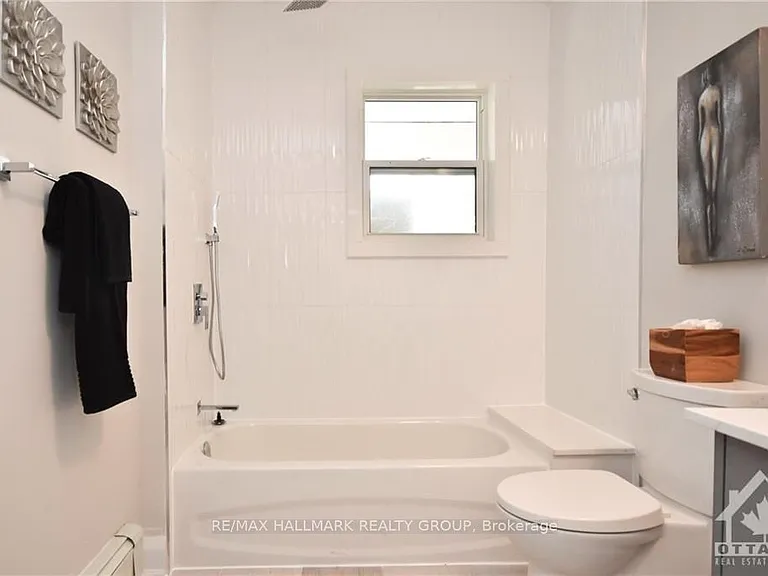375 Mackay St #2 — Photo 20