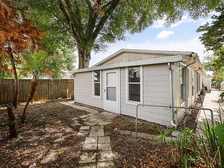 106 Lamplighter Dr — Photo 30