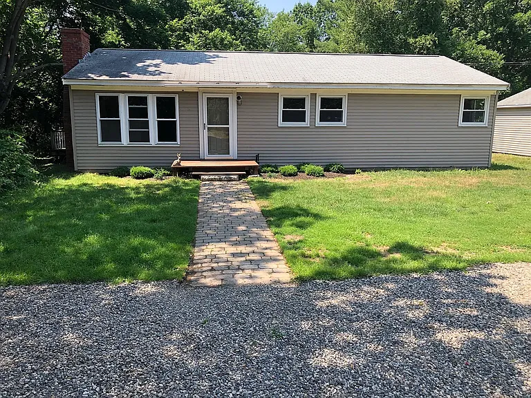 1610 Greenland Rd — Photo 1