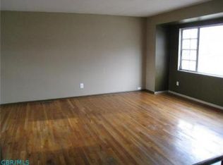 5508 Roche Dr, Columbus, OH 43229