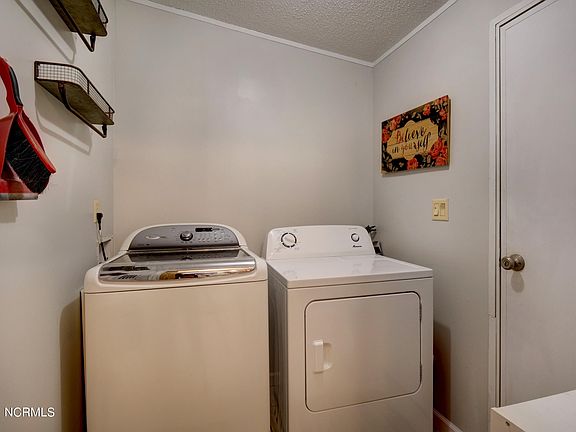 4th image of 9372 Merrywood Dr NE