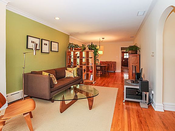 5th image of 1031 Hayes Ave