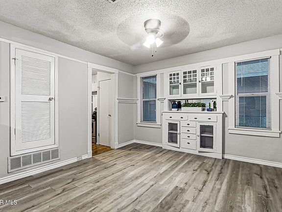 5th image of 3128 Fort Blvd