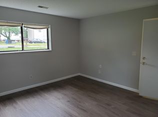 8 Jardin Ct APT B, Collinsville, IL 62234