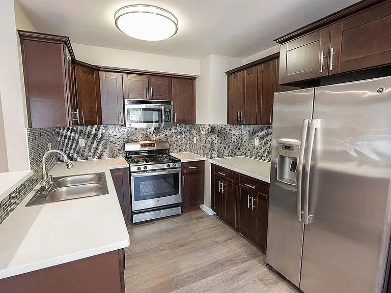 1837 N La Brea Ave #6 — Photo 2