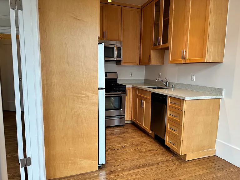 1801 Turk St #18 — Photo 4