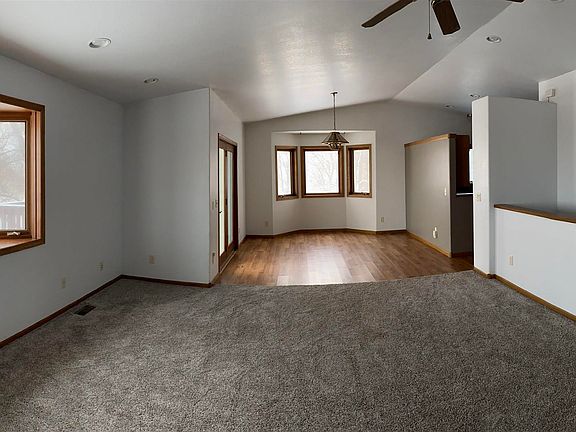 2nd image of 20324 Avalanche Rd