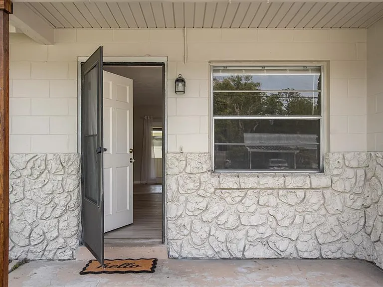 111 Amigos Rd — Photo 3