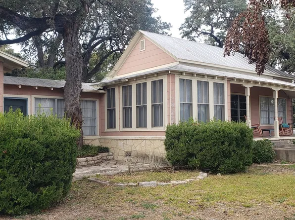 504 SCHWEPPE ST, Boerne, TX 78006