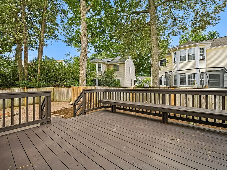 809 Bishop Ct — Photo 31