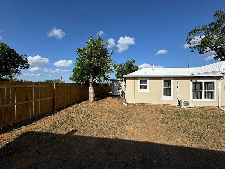 109 Leon St — Photo 9