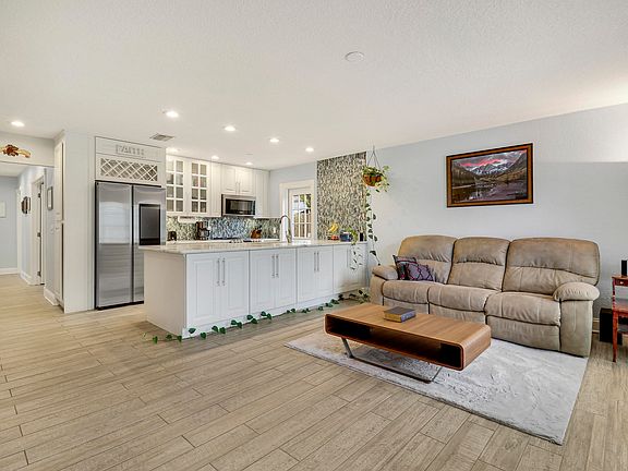 4th image of 503 N Perry Avenue