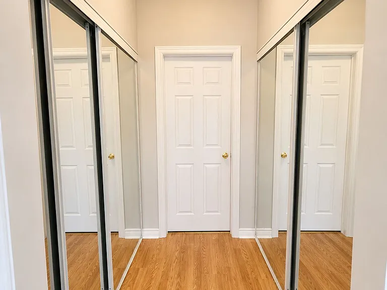 9421 Jane St #223 — Photo 5