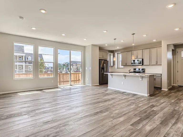 6302 N Fulton St — Photo 10