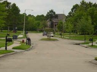 12 Falling Leaf Ct, Friendswood, TX 77546