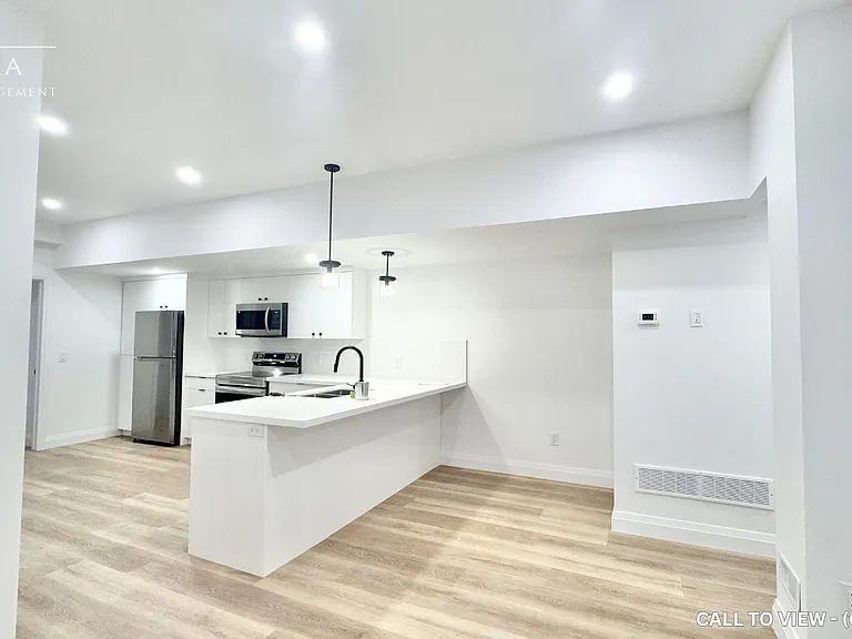 823 Stirling Ave S #4 — Photo 4