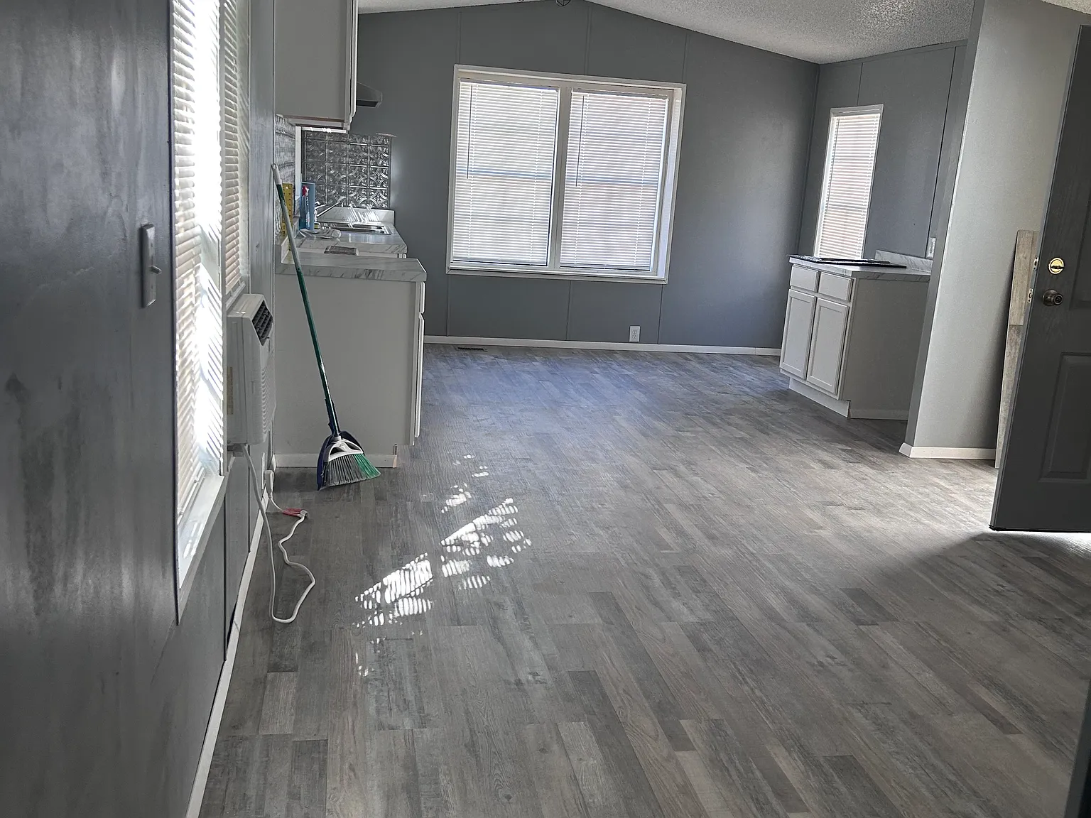 2 bed, 700 sqft, $1,050 — Photo 4