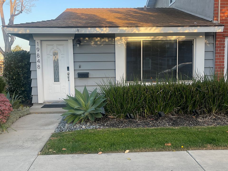 1st image of 19848 Piccadilly Ln