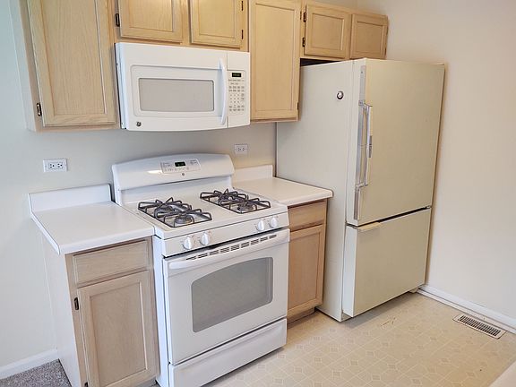 5th image of 325 Crestview Dr Unit A