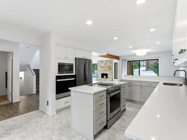 1679 Village Round Dr, Park City, UT 84098