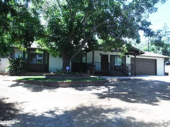 12261 Linroe Dr, Lakeside, CA 92040