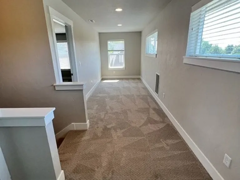 2755 SW Greens Blvd #13 — Photo 10