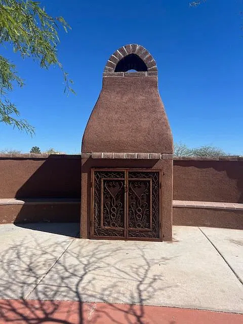 12755 W Bristolwood Ln — Photo 2