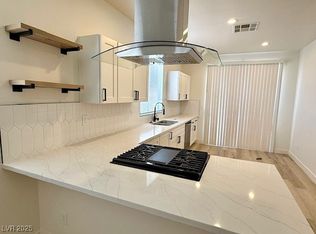 8944 W Rochelle Ave, Las Vegas, NV 89147