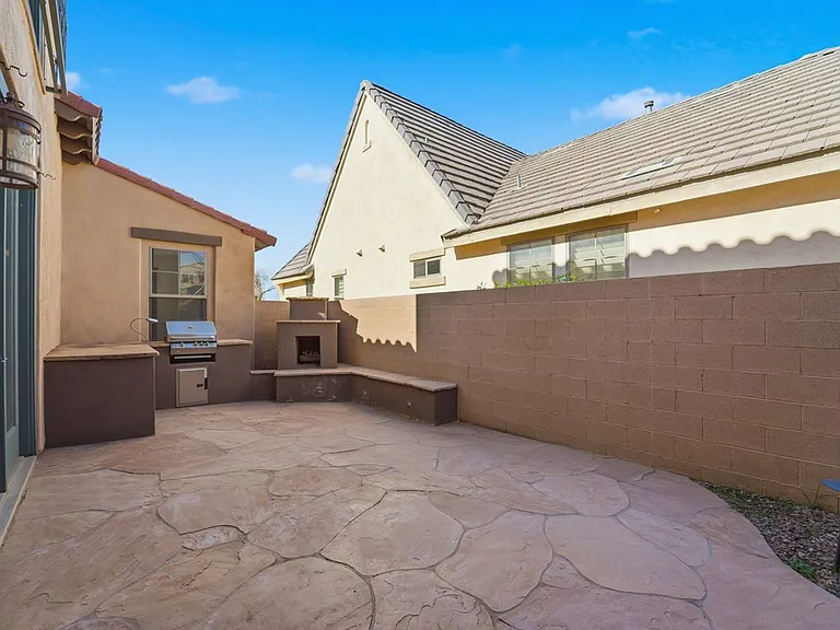 15391 W Dreyfus St — Photo 55