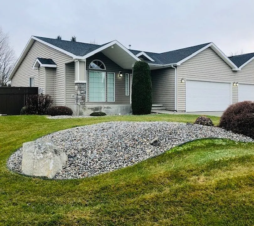 302-309 E Blackhawk Dr