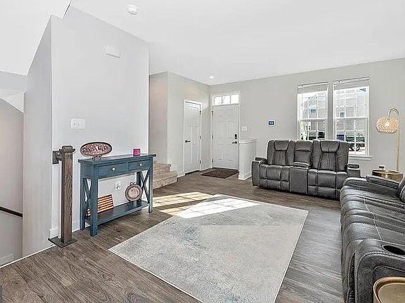 3rd image of 391 Ontario Dr