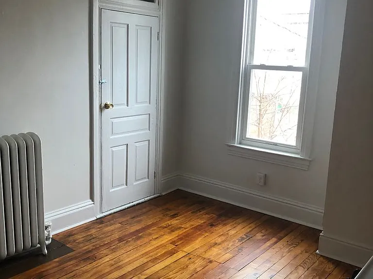 730 Roosevelt Ave #2 — Photo 7