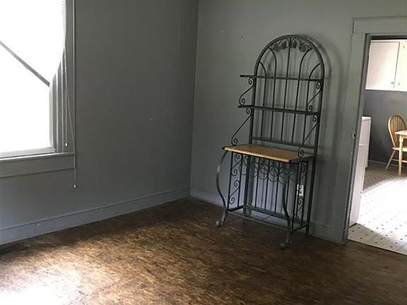 3rd image of 301 McGarity St