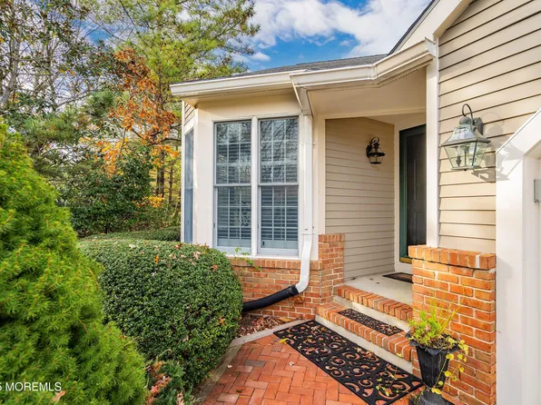 172 Woods End Drive, Little Silver, NJ 07739