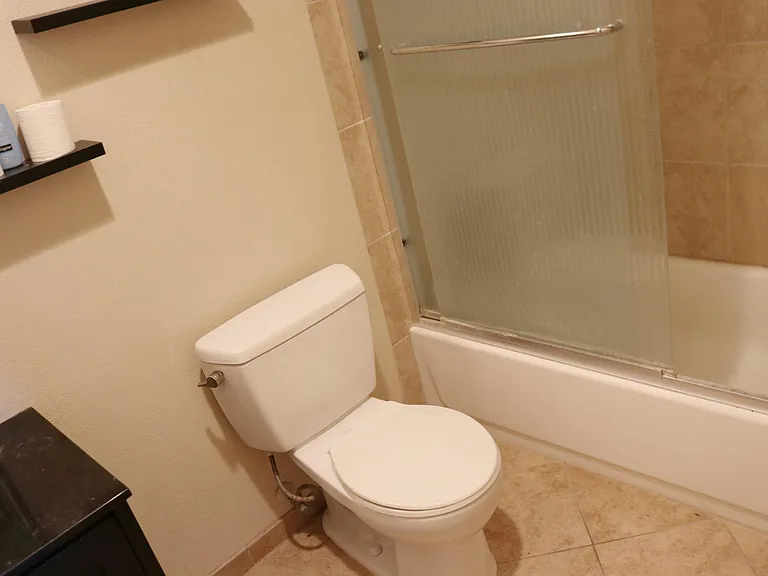 2411 Prospect Ave — Photo 5