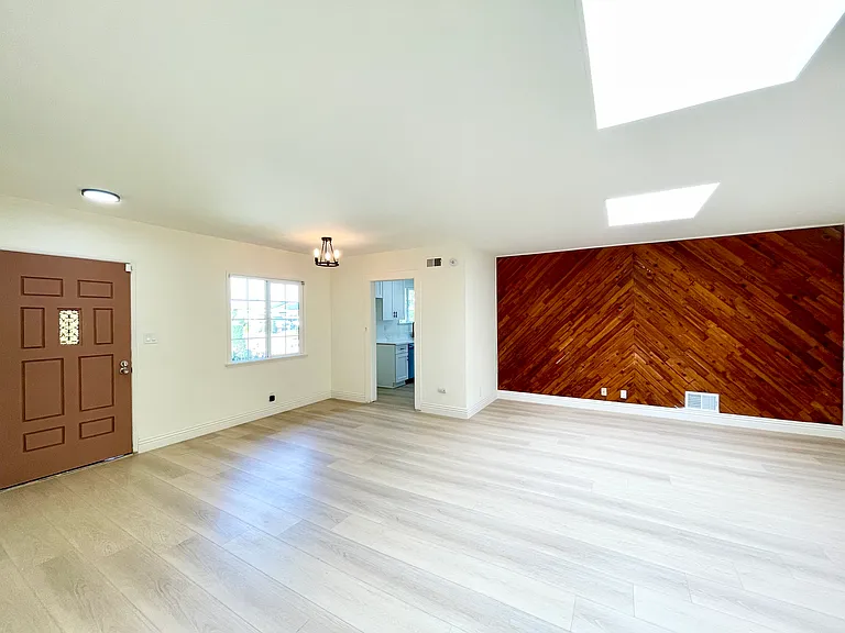 13708 Purche Ave — Photo 5