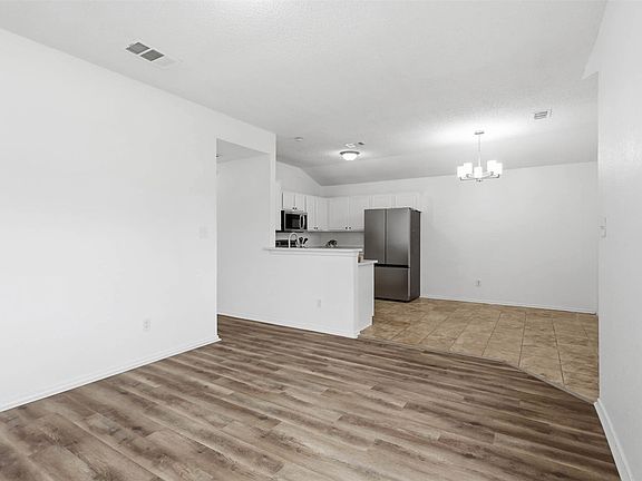 3rd image of 9447 Crimnson Ct