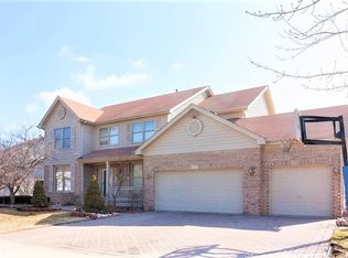 1123 Adler Ln, Carol Stream, IL 60188