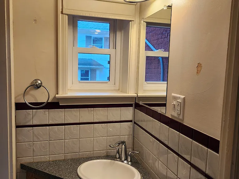 319 W Main St #1 — Photo 8