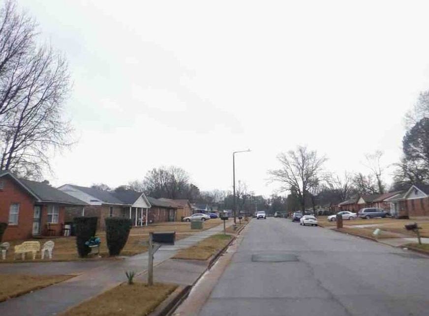 2nd image of 4821 Bradford Dr