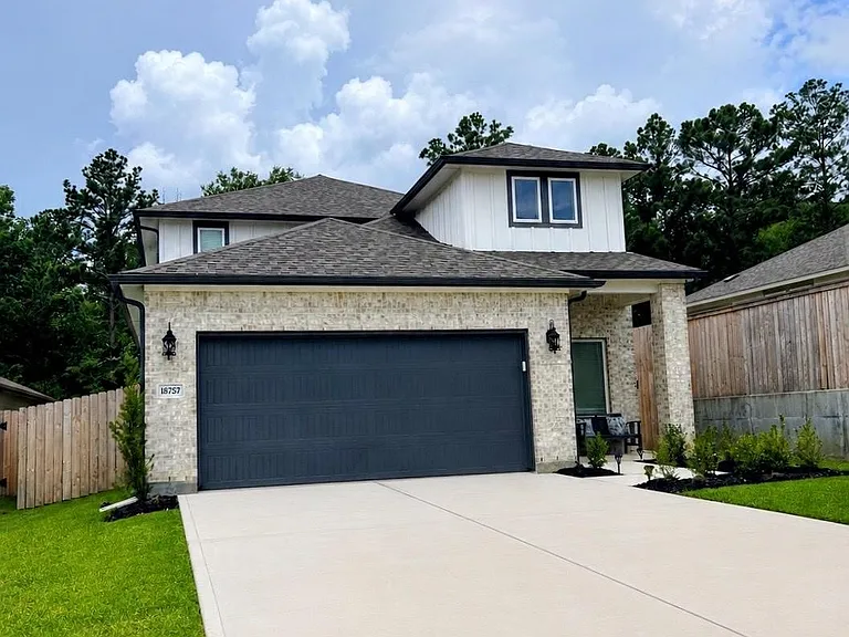 18757 Timber Glen Dr — Photo 1
