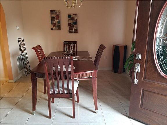 4th image of 407 Blackbird Way