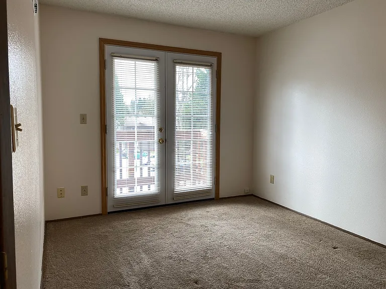 1162 Harris St SE — Photo 8