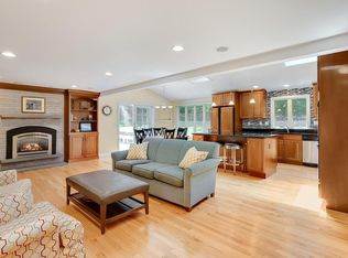 24 Berkeley Dr, Chelmsford, MA 01824