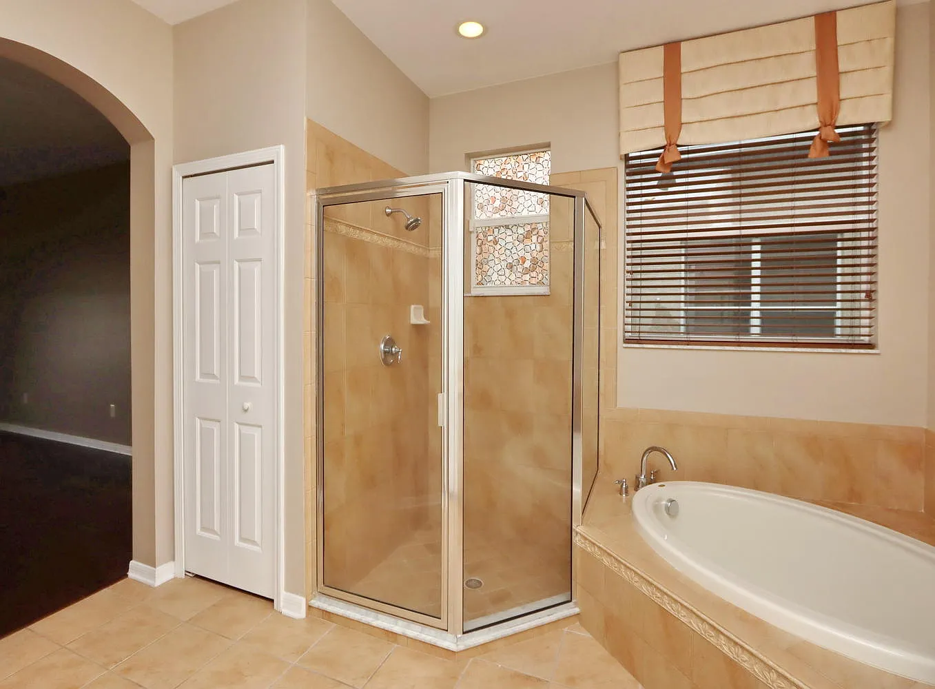 4 bed, 4.5 bath, 3453 sqft, $3,300 — Photo 4