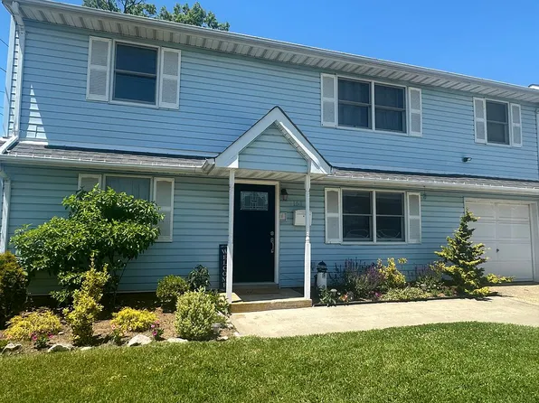 161 Arlyn Dr W, Massapequa, NY 11758