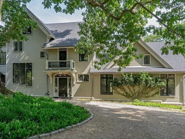 802 Hale St, Beverly, MA 01915