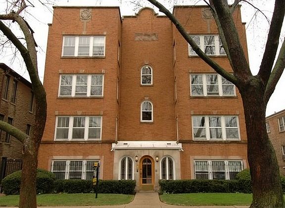 2nd image of 7448 N Claremont Ave