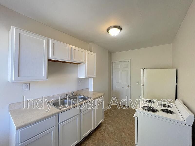 1st image of 10 S Bradley Ave